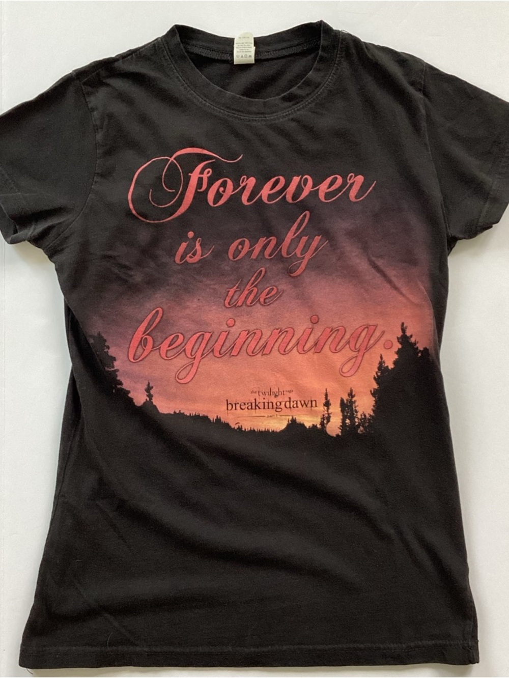 Twilight Breaking Dawn T-shirt Size Small